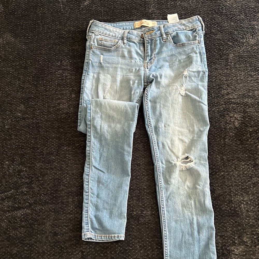 Hollister, Size 3s
